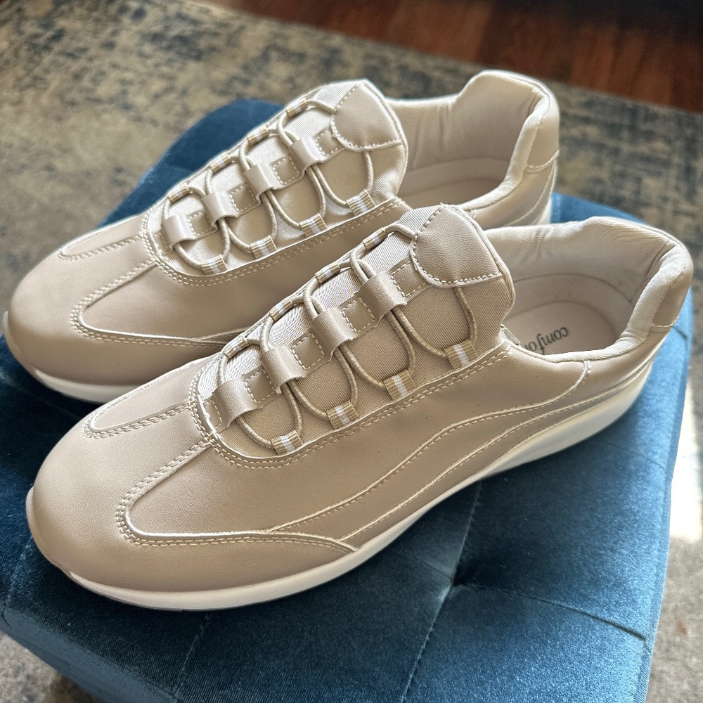 Comfort view Women’s Casual Shoes Size 10W